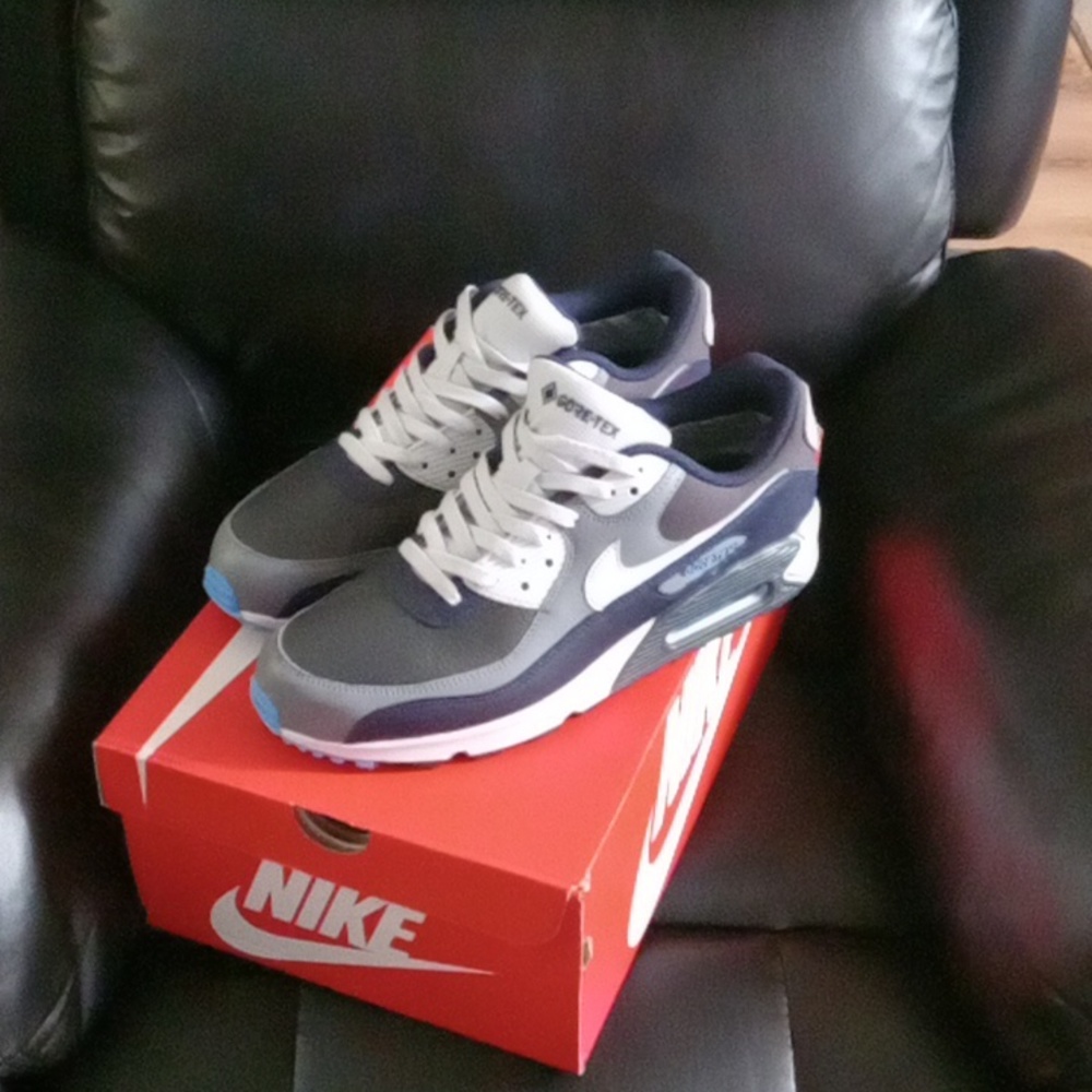 Nike Gortex size men's 11.5